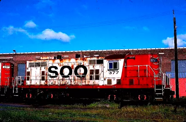 Original Kodachrome Slide Soo Lines Gp-7 #377 Minneapolis, Mn August 9, 1982