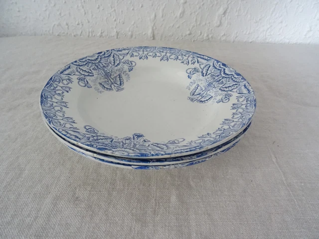 3 ASSIETTES  faience ancienne 680323 St Amand les Eaux fleurs bleues 2