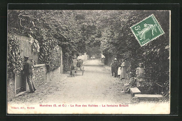 CPA Mandres, La Rue des Vallees, la fountain Breant