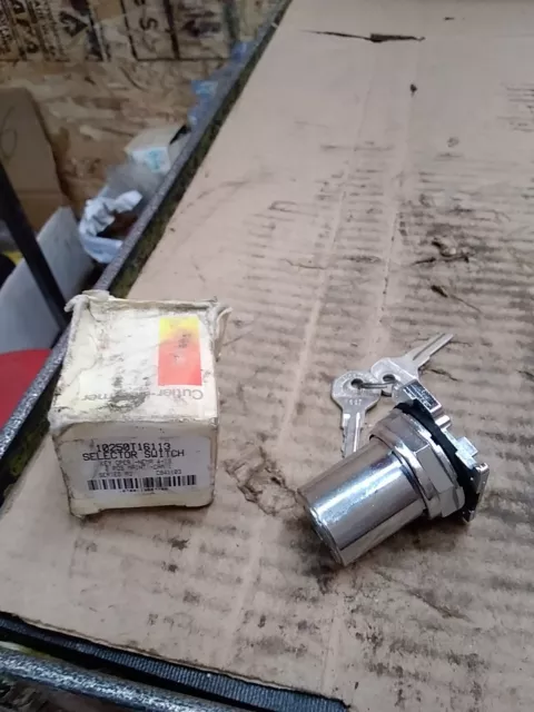 Cutler Hammer 10250T16113 Selector Switch