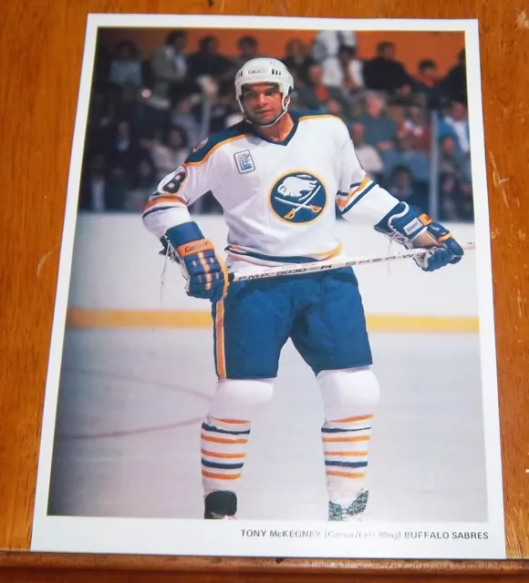 Buffalo Sabres team photo  Tony McKegney  1979