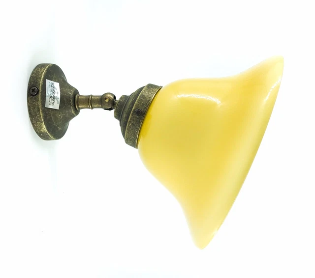 Applique lampada in ottone con vetro opalescente giallo ocra illuminazione casa