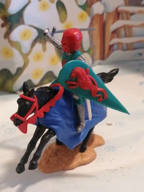FIGURINE TIMPO - MOYEN AGE CAVALIER chevalier TBE piéton