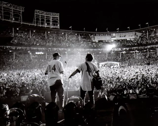 Pearl Jam Ernie Banks Eddie Vedder 8x10 photo 2013 Wrigley Chicago not MSG NYC