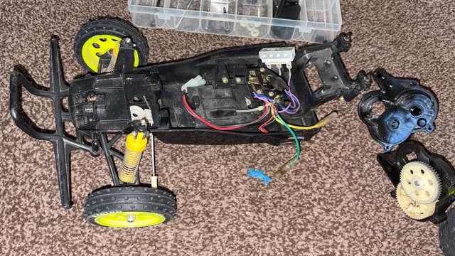 Tamiya 319805182 - Pneumatici Scanalati ANTERIORI Per Grasshopper II (2) - Nuovi Originali