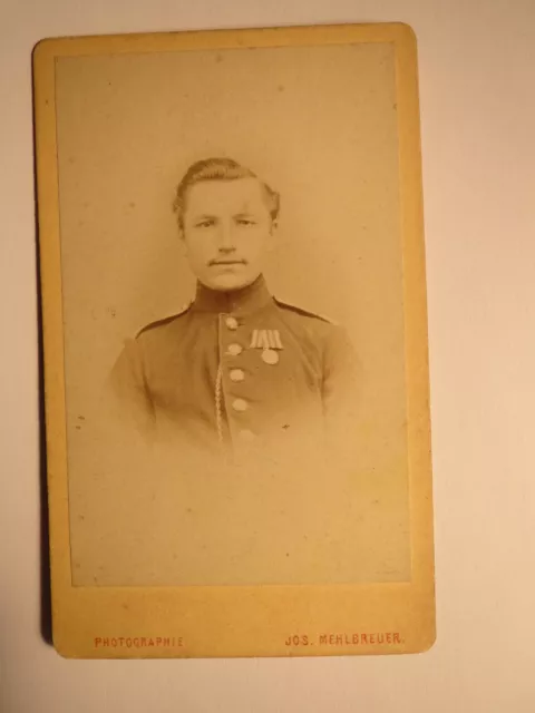 Trier - Soldat in Uniform mit Orden - Portrait / CDV