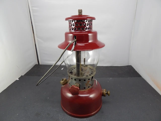 c.1948 AGM Model 3016 Single Mantle GAS CAMPING LANTERN burns Coleman fuel