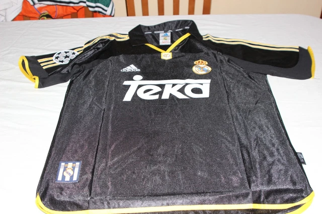 Real Madrid 2011/12 Extérieur à manches longues – L’Art du Maillot