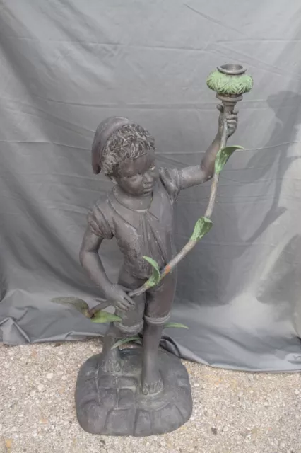 Kind mit Blume Bronze 99cm