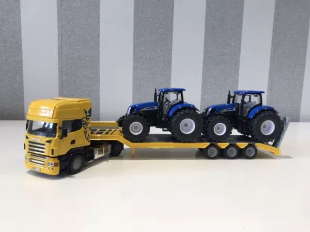 Siku 1:50 Scania Diecast Low Bed Truck With 2 Diecast New Holland Tractors