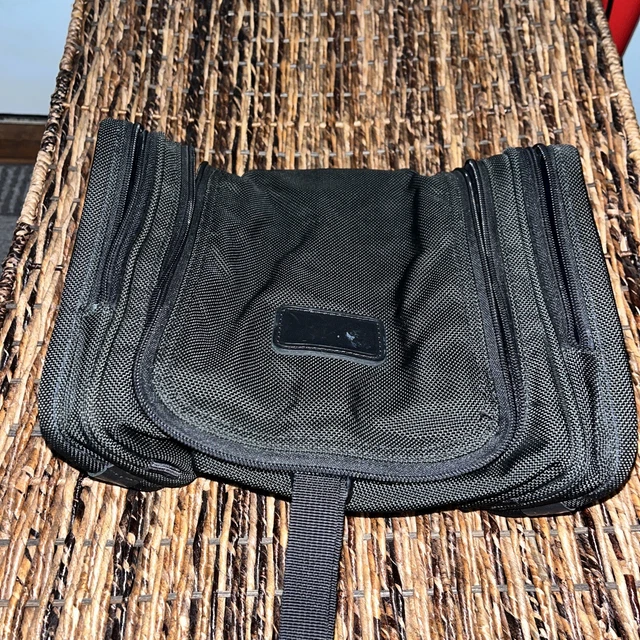 Tumi Alpha Toiletry Bag 2691D3 Black Ballistic Nylon Leather 10.5" x 9"