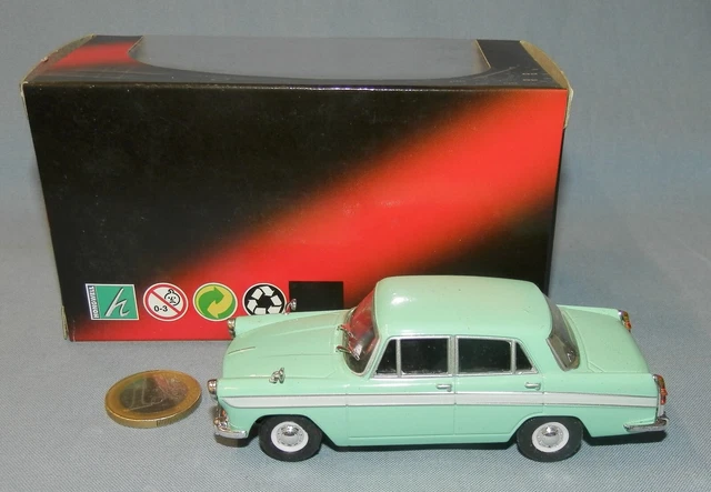 Corgi n° 255 Austin Cambridge A60 Motor school auto-école 1/43 en boite | UK