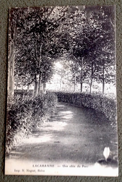 CPA. LACABANNE. 33 - Une Allée du Parc.