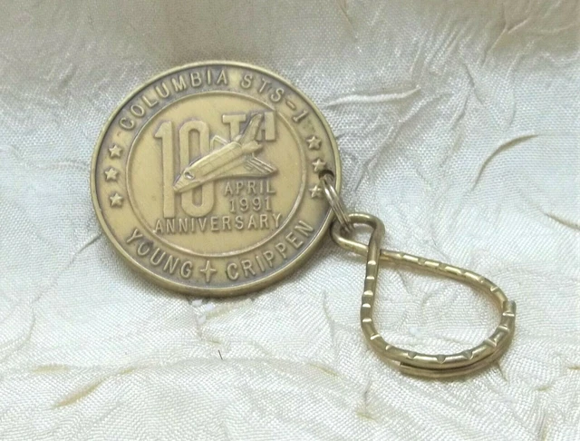Columbia Space Shuttle STS-1 10th Anniversary Key Ring Young Crippen 1991 NASA