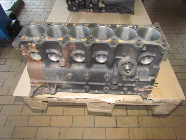 Schone M Steht Fur Motorblock Bildnull
