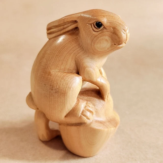 Q4799 - 2" Hand carved Boxwood Netsuke Figurine Carving - Wealthy Rabbit