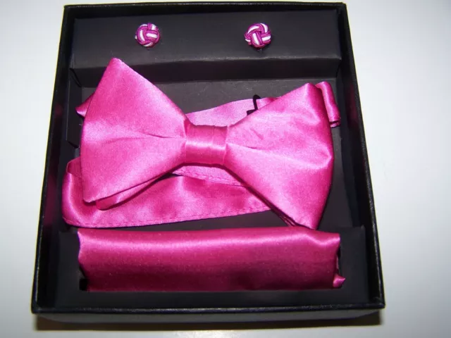 Giorgio Bissoni Bow Tie, Handkerchief and Cuff Link Set 100% Silk