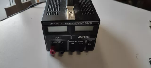 Voltcraft DIGI 35 Labornetzgerät mit Strombegrenzung 0-30V, 0- 2,5A + Voltmeter