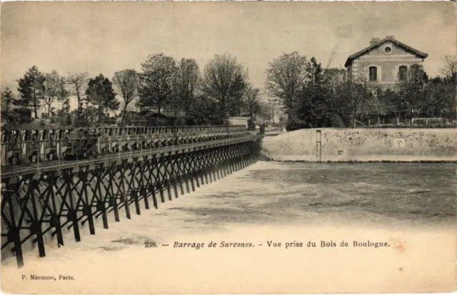 CPA Suresnes vue prise du Bois de Boulogne (1312918)