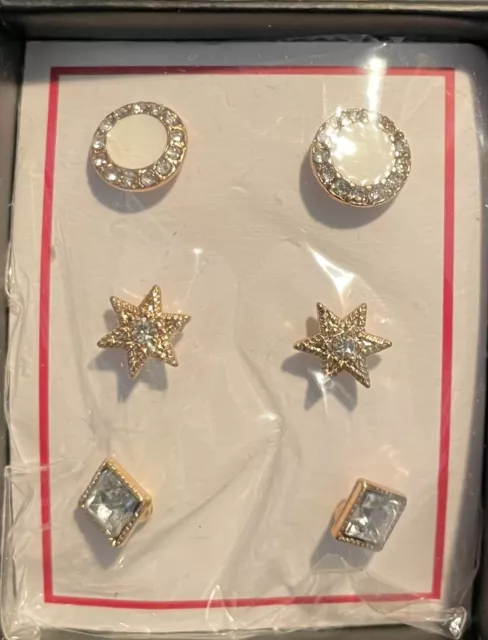 NIB, sealed, AVON gold tone COASTAL STUD TRIO Pierced Earring Gift Set
