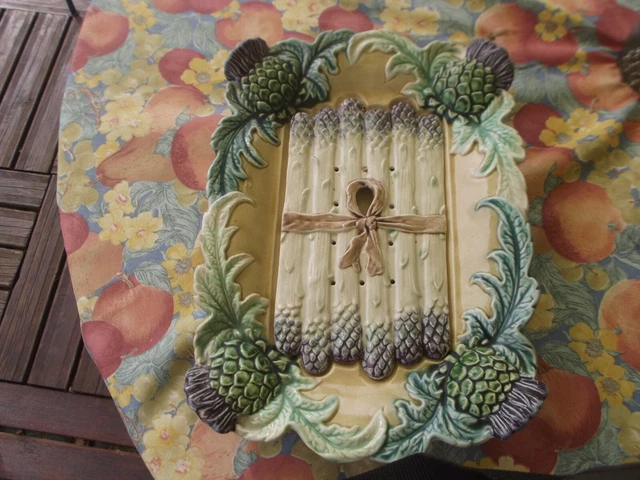 Ancien Plateau à Fromage En Barbotine – Décor Pin – Fait Main – Vintage