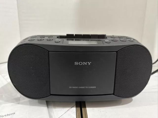 SONY CFD-S70 Boombox Stereo CD Cassette AM/FM Radio Aux Black Boombox TESTED