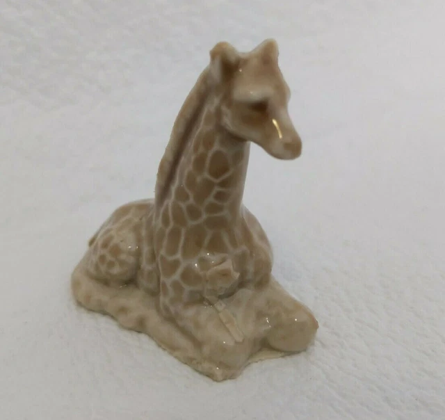 Red Rose Tea Wade Collectible Ceramic Giraffe Miniature Figurine Animals