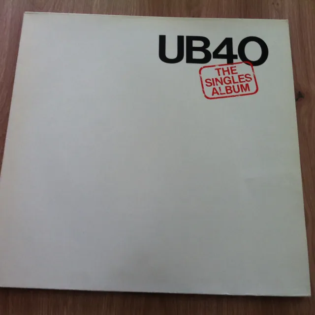 Intercord    LP  -      UB 40    -  THE SINGLES ALBUM  -