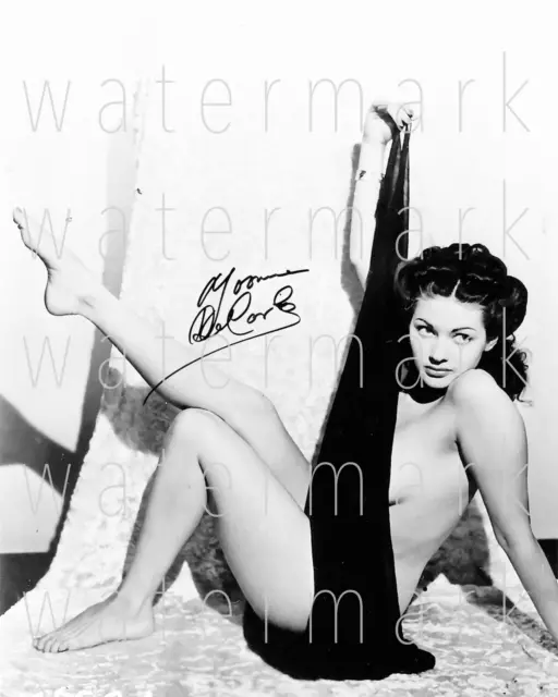 Lily Munster Yvonne De Carlo sexy signed 8X10 photo picture poster autograph RP