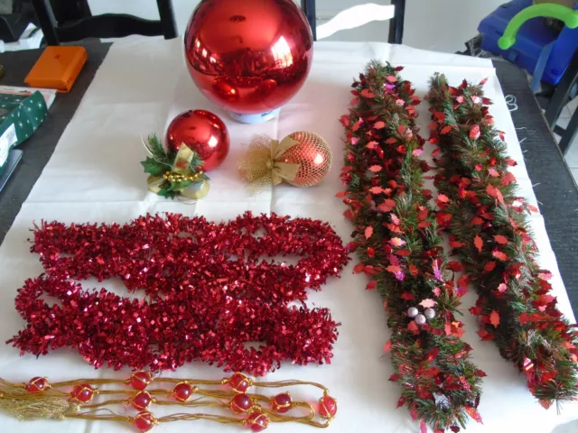 Lot de décors de Noël rouge pour sapin maison. 8 pièces. Boules guirlandes ...