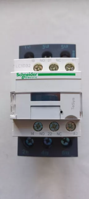 Contacteur TeSys LC1D 3P AC3 440V SCHNEIDER ELECTRIC