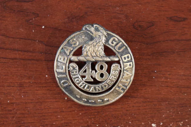 48th Highlanders of Canada Regiment Cap badge 48th Highlanders of Canada Regiment Cap badge