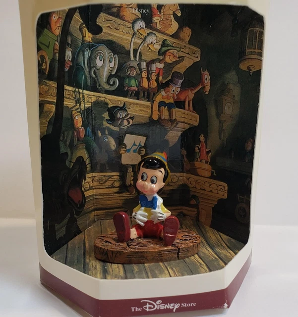 THE DISNEY STORE Walt Disney's Tiny Kingdom 1940 Pinocchio Figure 1.25