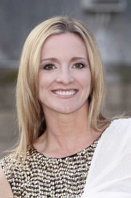 Gabby Logan 8x10 Picture Simply Stunning Photo Gorgeous Celebrity #14