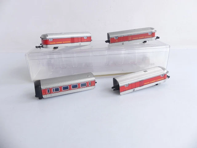 Arnold Talgo Pendular. Set de seis coches Referencia: Arnold HN4093 Arnold Talgo Pendular. Set de seis coches Referencia: Arnold HN4093