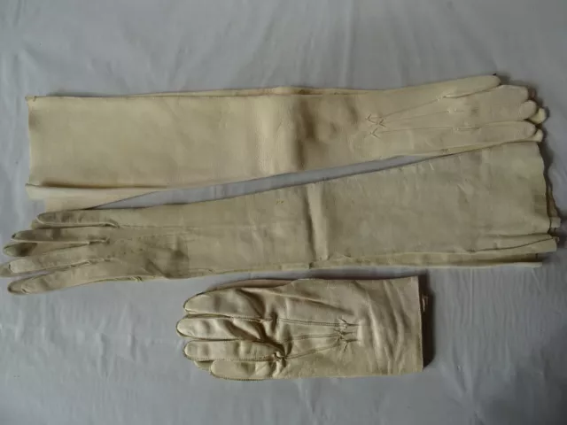 Gants longs en cuir beige années 1950