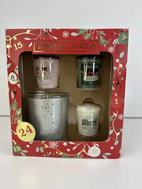 Set of 3 Yankee Candle Christmas Tea Lights With Candle Holder Gift Set New