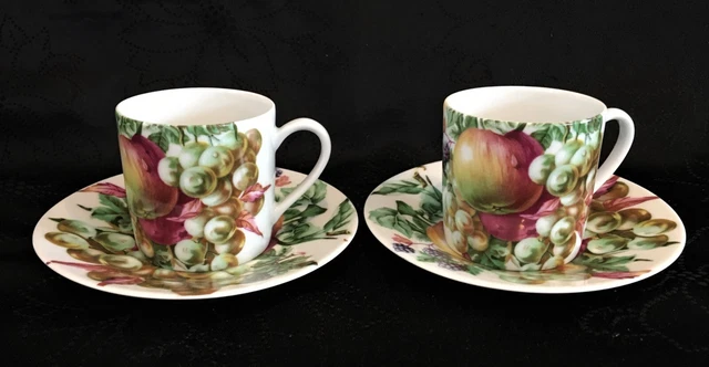 LAZEIRAS - PORCELAINE de LIMOGES  - PAIRE de TASSEs et SOUS TASSES MOKA POMMES