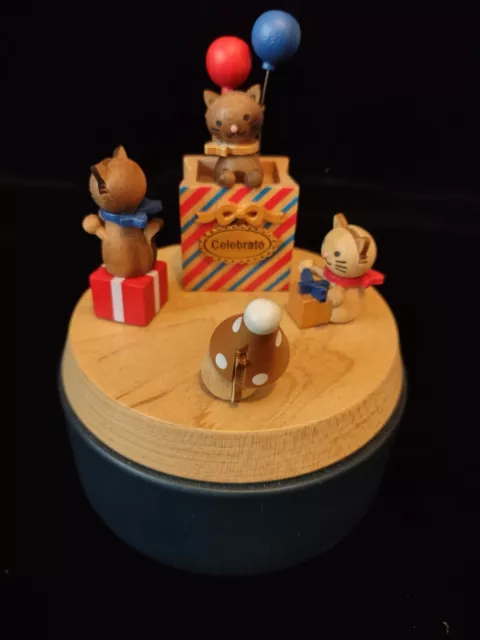 WOODERFUL LIFE Playful Party Cats wind up music box Wood