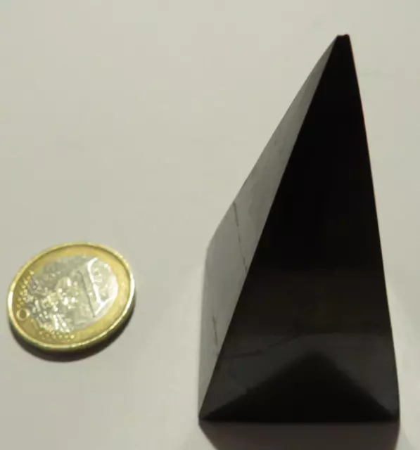 Schungit-Pyramide 3 cm * hoch * klein aber voller Energie l "