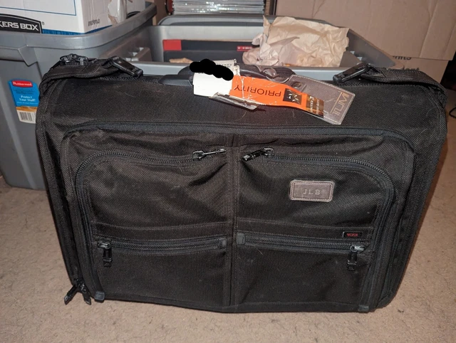 Tumi Alpha Luggage Roller, Medium I Think. Very Nice Luggage Hard-Frame!