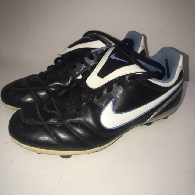 baseball & softball cleats