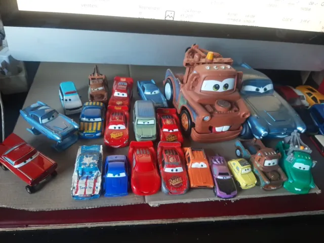 lot de voitures CARS -Disney Pixar car .