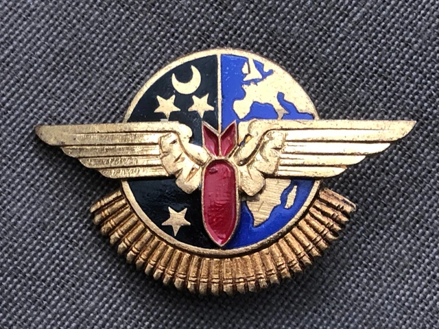 Broche (insigne) Militaire Armée De L'Air - Base Aérienne 125 Istres - Occasion
