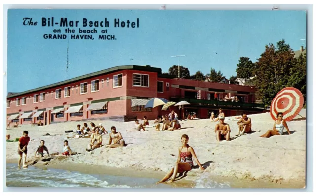 c1950's The Bil-Mar Beach Hotel on the Beach at Grand Haven Michigan MI Postcard