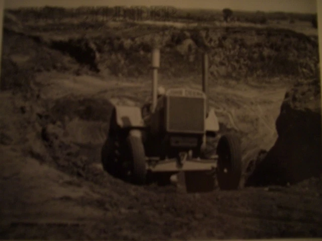 John Deere Model DI tractor D Industrial - 1988 Two Cylinder Magazine