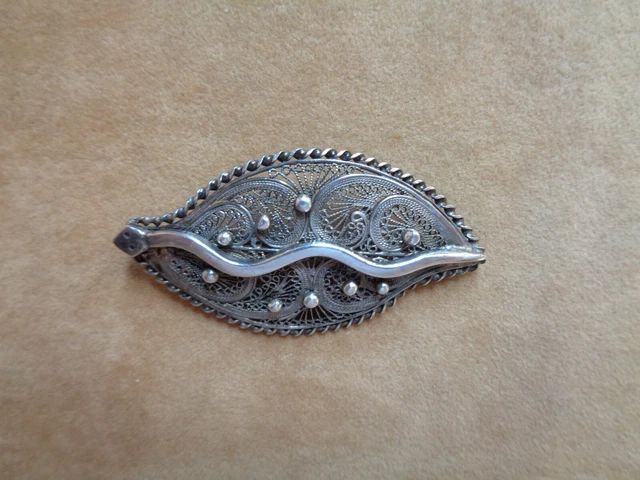 Très Belle Broche Ancienne Pour Femme - Filigrane - Argenté - Bijou Vintage