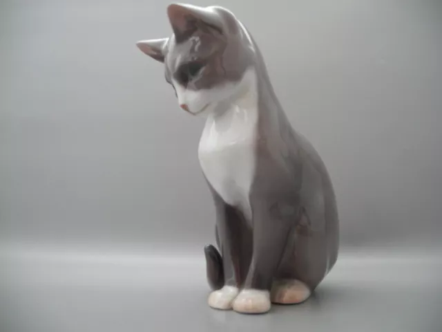 Bing & Gröndahl sitzende Katze 1876 grau-weiß Dänemark Figur Kater 1. Wahl 2