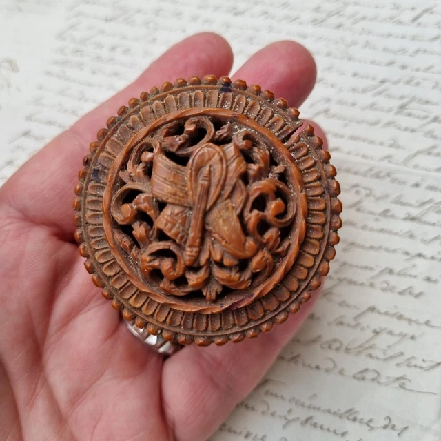 Christ En Corozo & Croix - Travail De Bagnard Du XIXème Siècle | Objet Historique Et Religieux