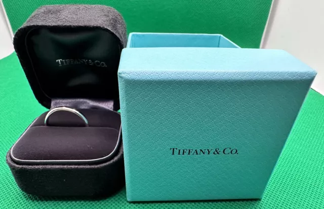Tiffany & Co Infinity Narrow Band Ring. Size 5... - Depop